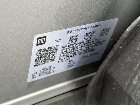 Used 2025 Chevrolet Trax ACTIV w/ Sunroof Package FWD image 55