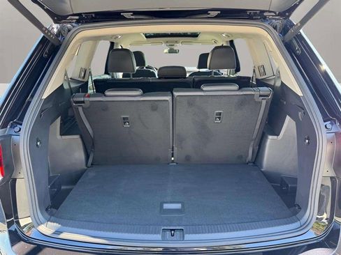 Used 2024 Volkswagen Atlas SEL Premium R-Line image 9