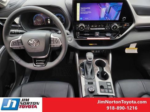 New 2026 Toyota Highlander Platinum AWD/4WD image 21