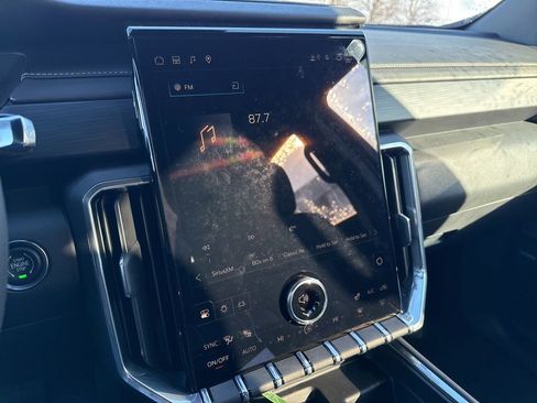 New 2026 GMC Acadia Elevation image 13