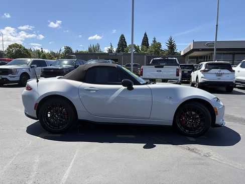 Used 2016 MAZDA MX-5 Miata Club w/ Brembo/BBS Package RWD image 4