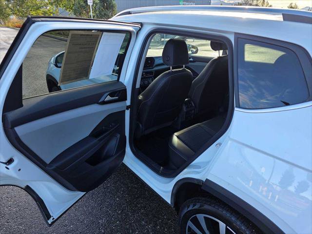 Used 2022 Volkswagen Taos SE FWD image 15
