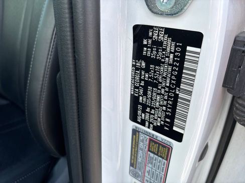 Certified 2023 Kia Sorento S w/ Panoramic Sunroof Package AWD/4WD image 3