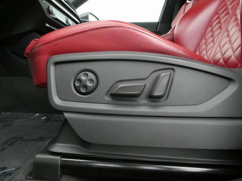Used 2022 Audi SQ5 Prestige w/ Prestige Package image 9