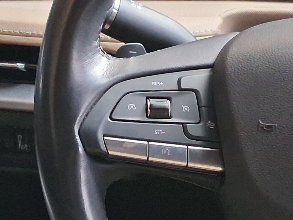 Used 2024 Cadillac XT4 Luxury w/ LPO, Floor Liner Package FWD image 11