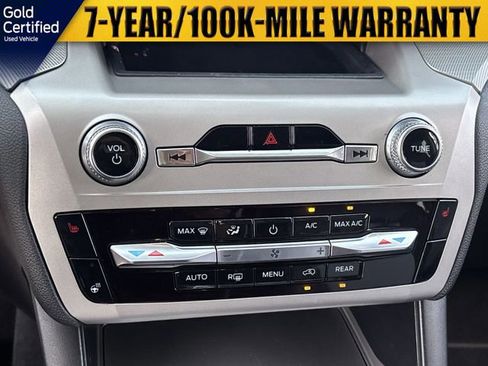 Used 2022 Ford Explorer XLT w/ Equipment Group 202A image 28