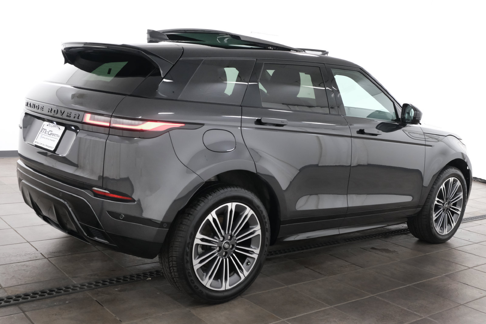 Used 2024 Land Rover Range Rover Evoque Dynamic SE AWD/4WD image 6