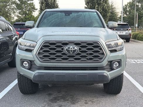 Used 2023 Toyota Tacoma TRD Off-Road w/ Technology Package AWD/4WD image 2