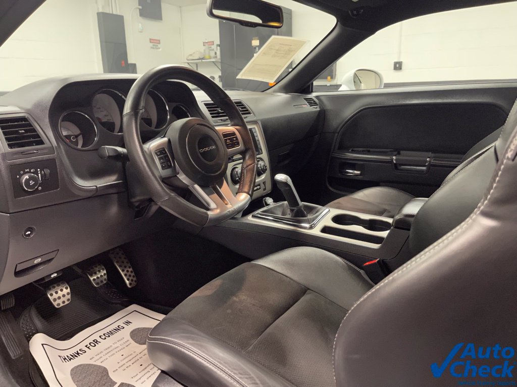 Used 2014 Dodge Challenger SRT8 RWD image 13