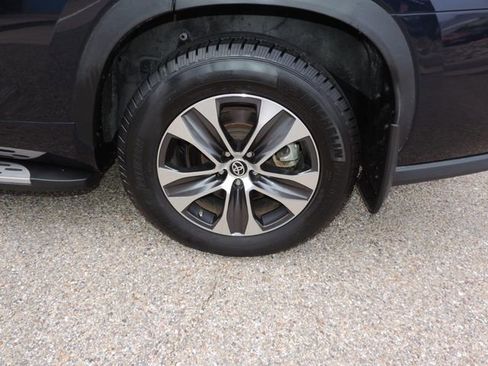 Used 2022 Toyota Highlander XLE image 16