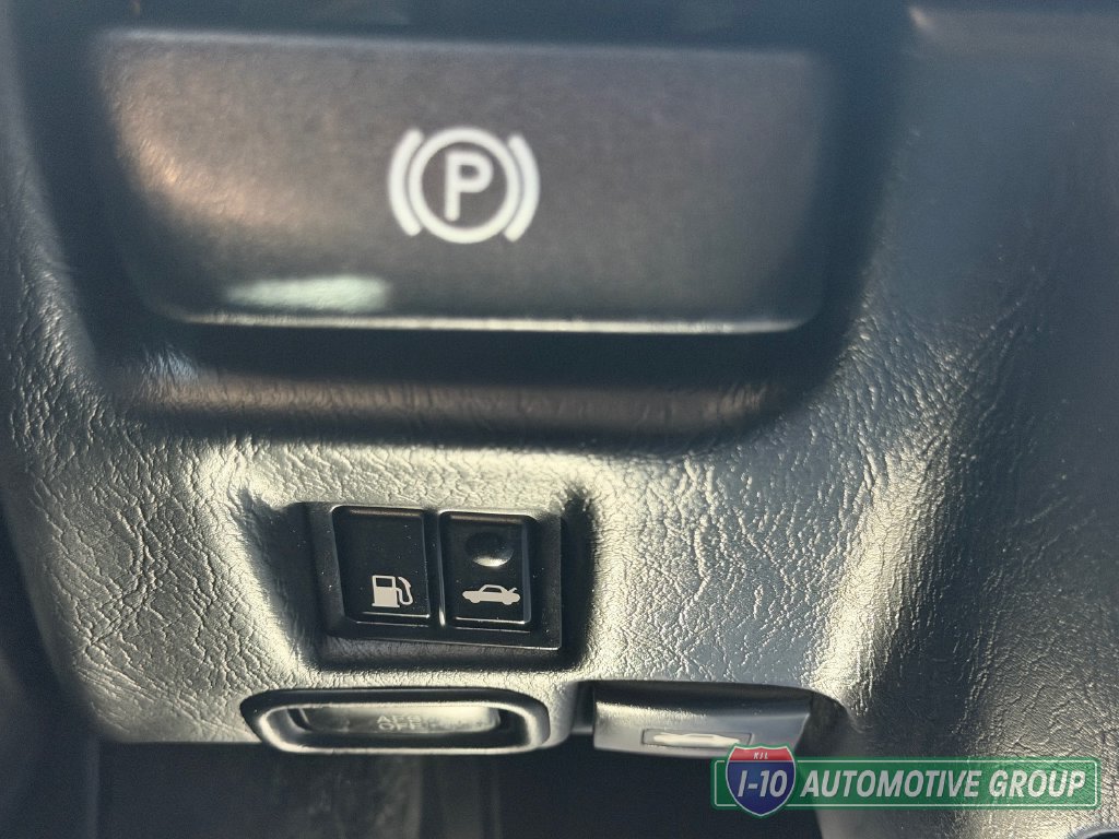 Used 2008 Lexus SC 430 Convertible w/ Preferred Accessory Pkg RWD image 28