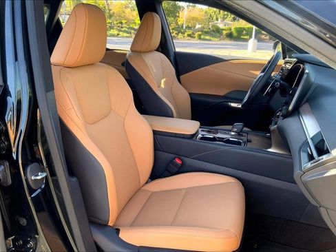 Used 2026 Lexus RX 350 Premium w/ Accessory Package (K3) image 9