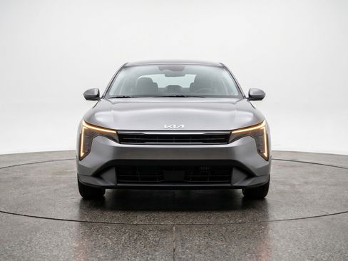 Used 2025 Kia K4 FWD image 2