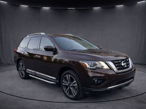 Used 2020 Nissan Pathfinder Platinum image 1