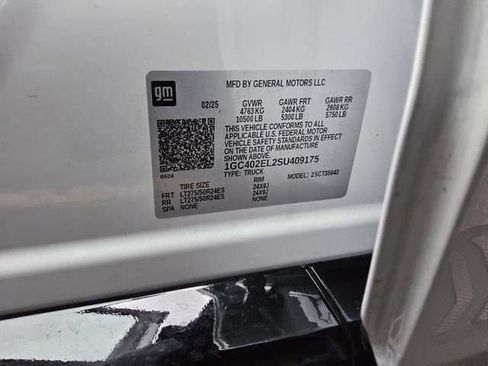 Certified 2025 Chevrolet Silverado EV RST AWD/4WD image 23