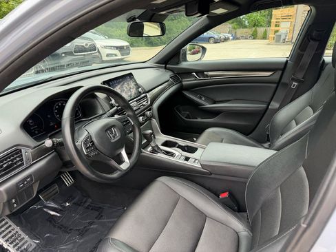 Used 2021 Honda Accord Sport image 9