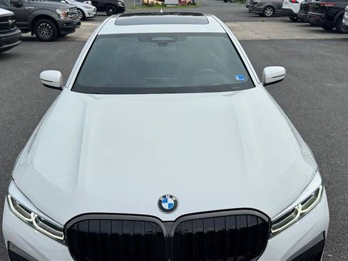 Used 2022 BMW 740i w/ M Sport Package RWD image 20