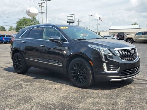 Used 2024 Cadillac XT5 Premium Luxury w/ Technology Package AWD/4WD image 3