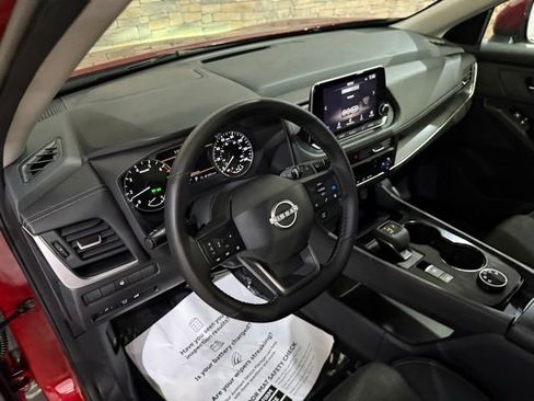 Certified 2025 Nissan Rogue SV AWD/4WD image 13