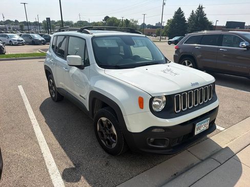 Used 2015 Jeep Renegade Latitude w/ Cold Weather Group II AWD/4WD image 5