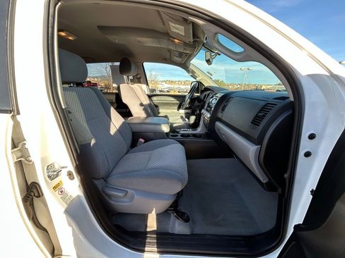 Used 2010 Toyota Tundra Grade image 31