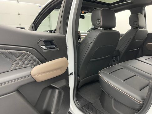 New 2026 GMC Canyon Denali AWD/4WD image 37