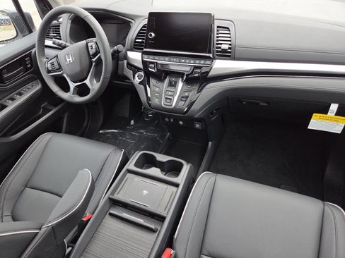 New 2026 Honda Odyssey Touring image 30