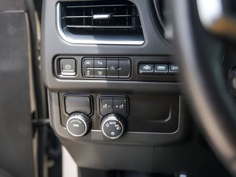 Used 2023 Chevrolet Tahoe Premier RWD image 18