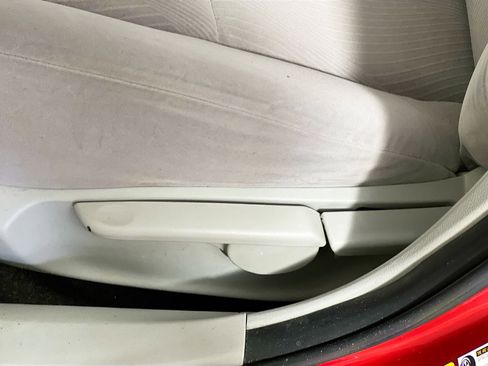 Used 2011 Toyota Corolla LE image 15