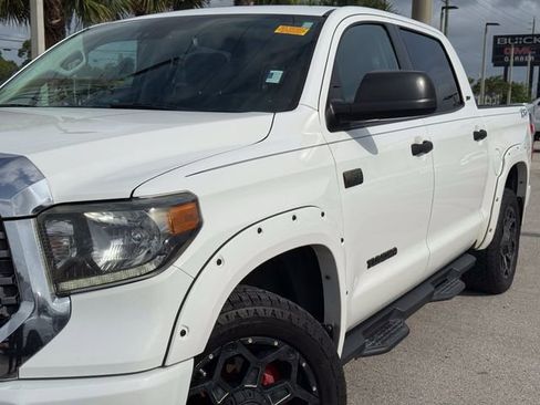 Used 2020 Toyota Tundra SR5 w/ SR5 Leather Package RWD image 5