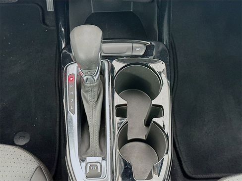 Used 2025 Chevrolet Trax LT w/ LT Convenience Package image 21