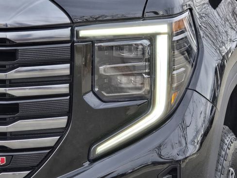 Used 2024 GMC Sierra 1500 AT4 w/ AT4 Premium Package image 40