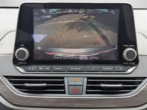 Used 2024 Nissan Altima 2.5 SV FWD image 13