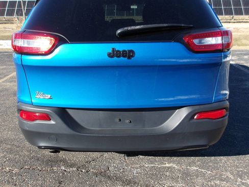 Used 2017 Jeep Cherokee Sport w/ Cold Weather Group image 35