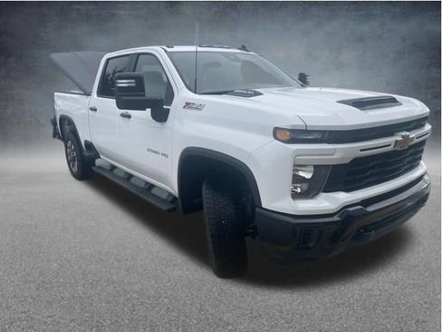 Used 2024 Chevrolet Silverado 2500 Custom w/ Custom Value Package AWD/4WD image 3