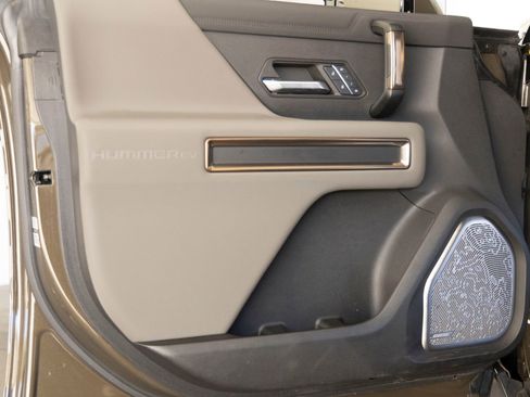 Used 2025 GMC Hummer EV 3X AWD/4WD image 12