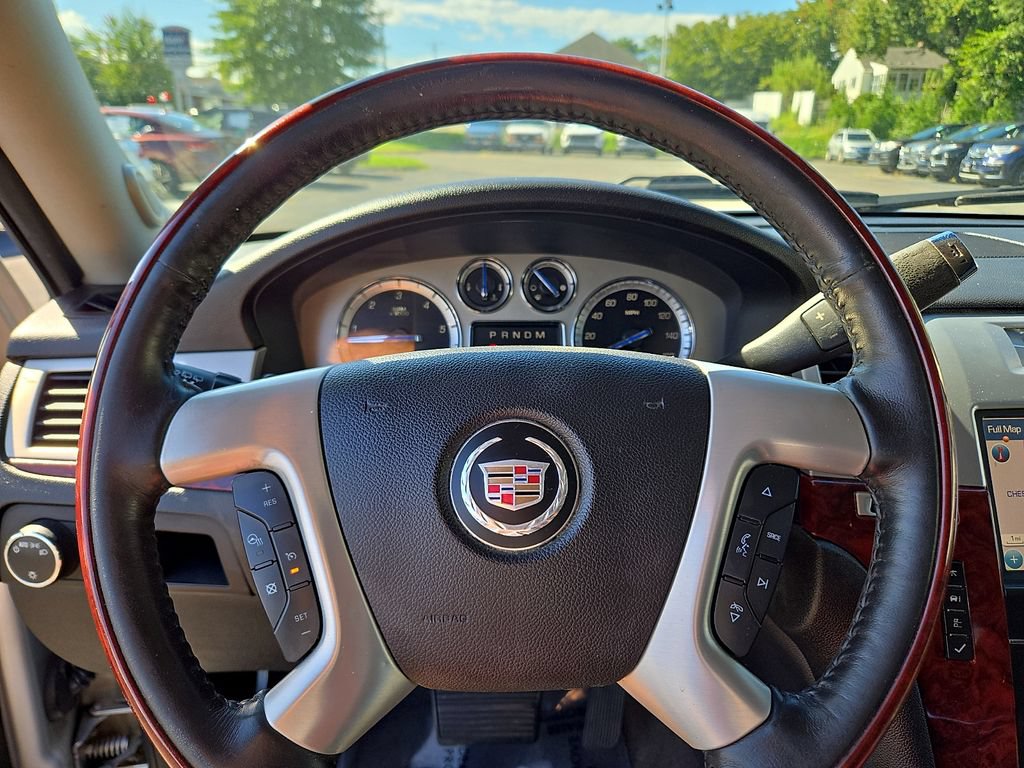 Used 2014 Cadillac Escalade Luxury RWD image 20