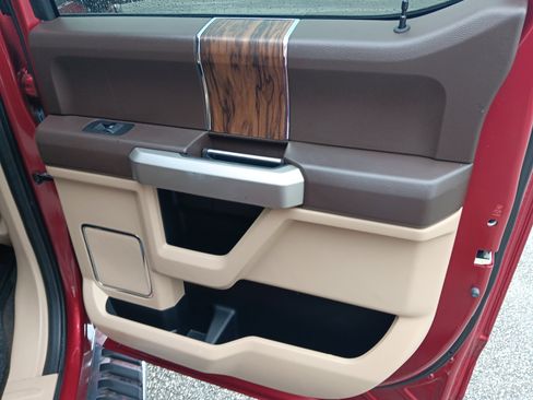 Used 2019 Ford F150 Lariat w/ Equipment Group 502A Luxury AWD/4WD image 18