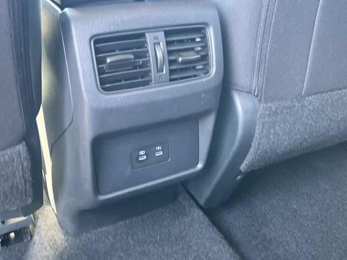 Used 2025 Nissan Rogue SV AWD/4WD image 16