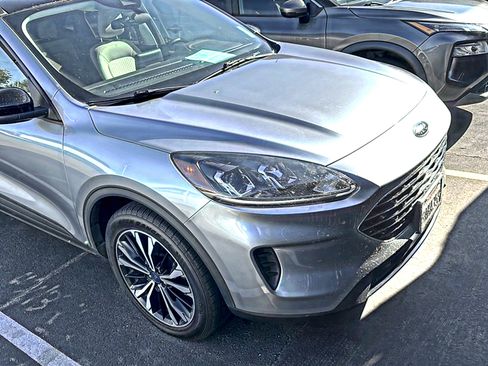 Used 2022 Ford Escape SE w/ SE Sport Appearance Package AWD/4WD image 10