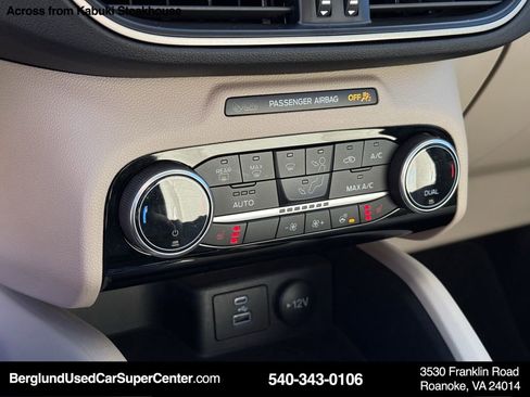 Used 2022 Ford Escape SEL image 25