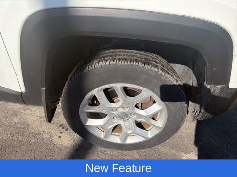 Used 2017 Jeep Renegade Latitude image 12