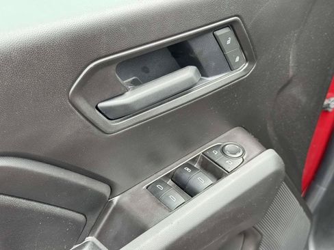 Used 2025 Chevrolet Colorado Trail Boss AWD/4WD image 19