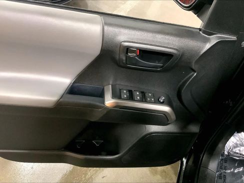 Certified 2023 Toyota Tacoma SR5 AWD/4WD image 36