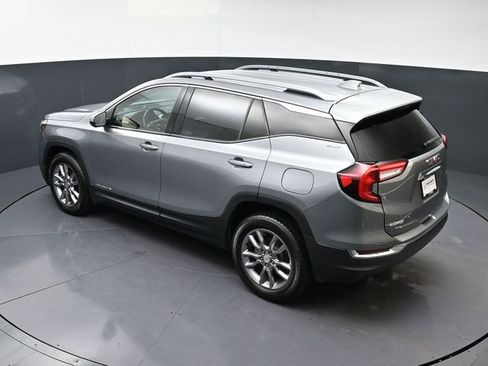 Used 2024 GMC Terrain SLT image 27