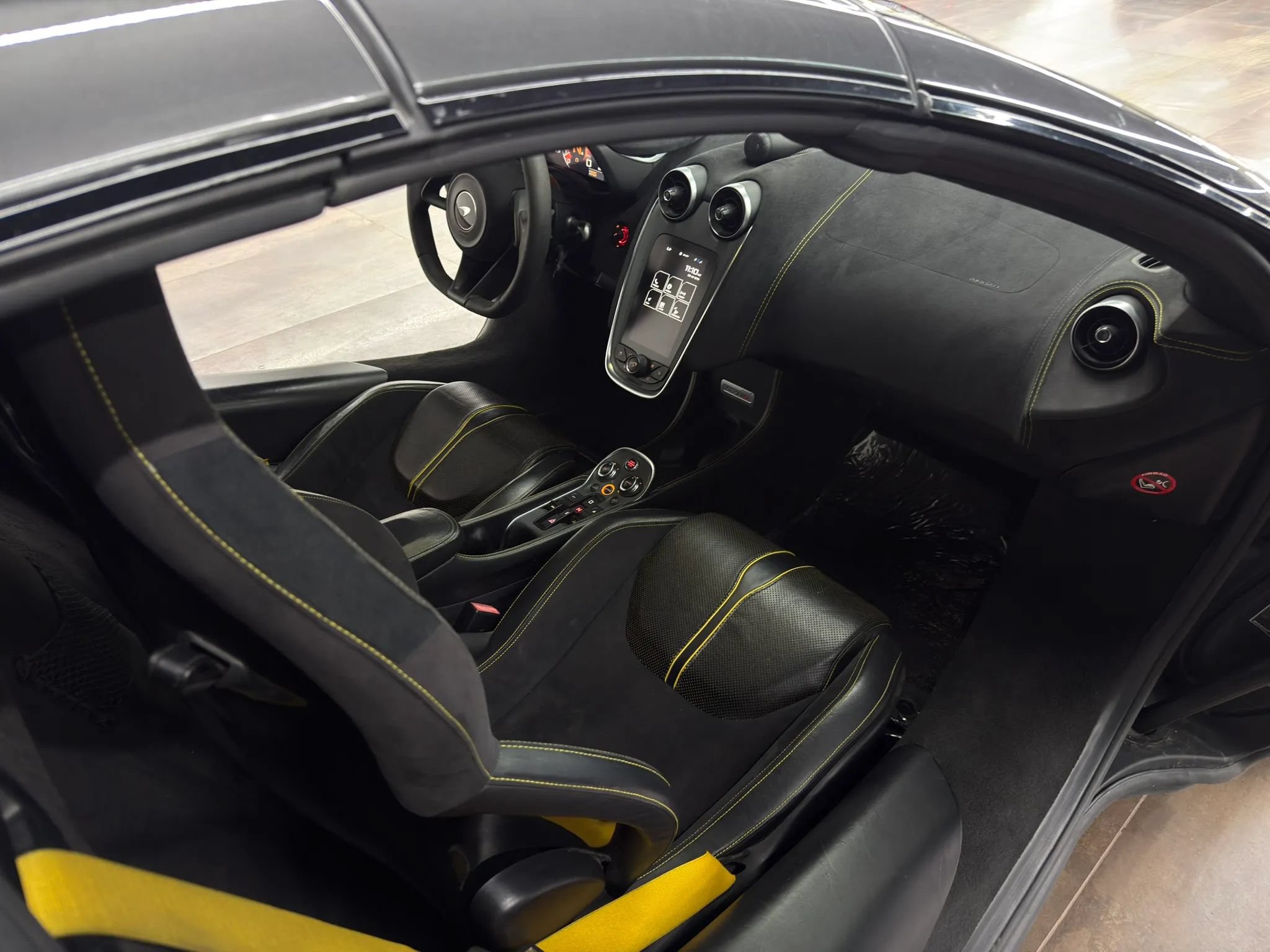 Used 2019 McLaren 570S Spider RWD image 29