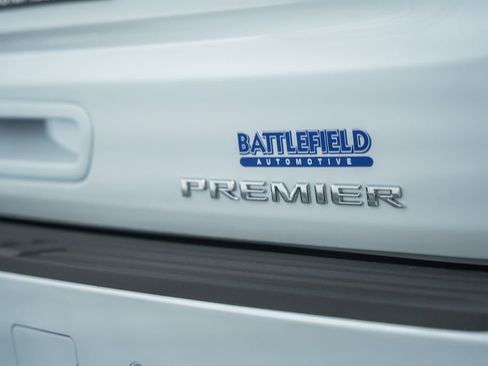 New 2026 Chevrolet Suburban Premier w/ Sun And Tow Package AWD/4WD image 7