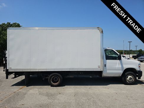 Used 2024 Ford E-450 and Econoline 450 Super Duty w/ Power Windows & Locks Group RWD image 2