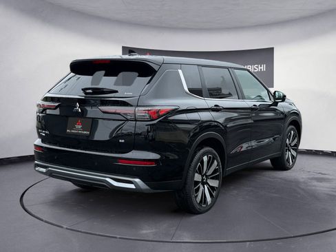 Used 2025 Mitsubishi Outlander SE AWD/4WD image 5