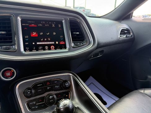 Used 2016 Dodge Challenger SRT Hellcat RWD image 12